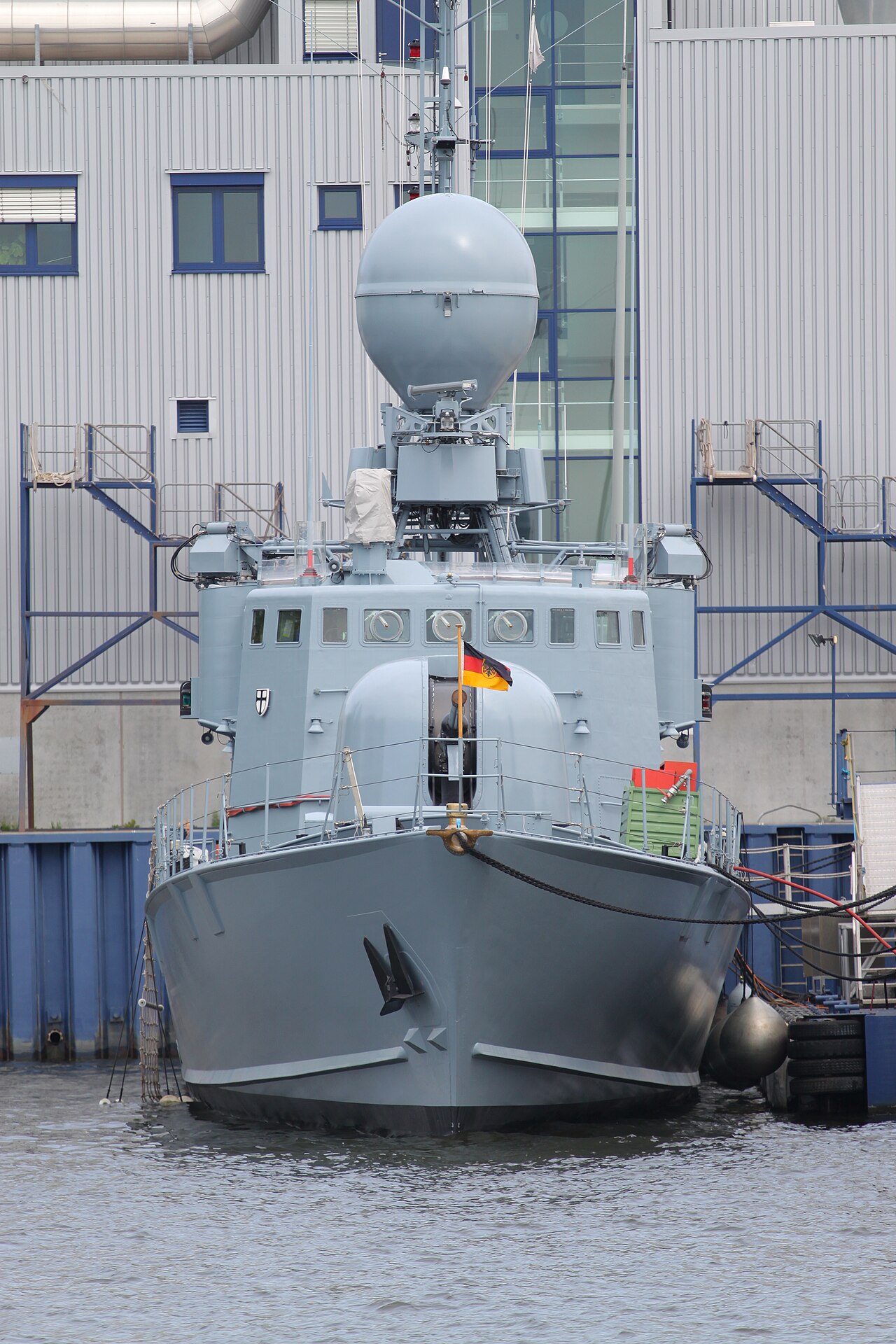 Hanse Sail 2010 - Schnellboot S 72 PUMA (P 6122) der Bundesmarine.jpg